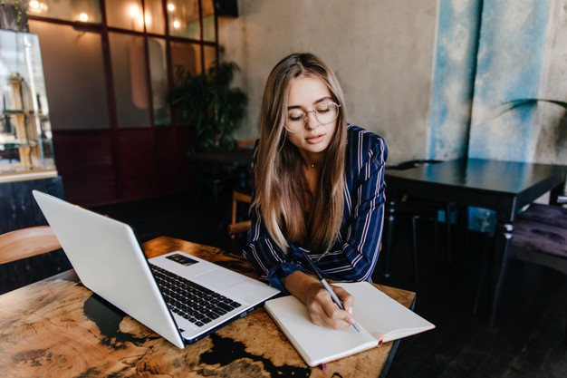 Redator Freelancer: como ganhar dinheiro escrevendo textos na internet